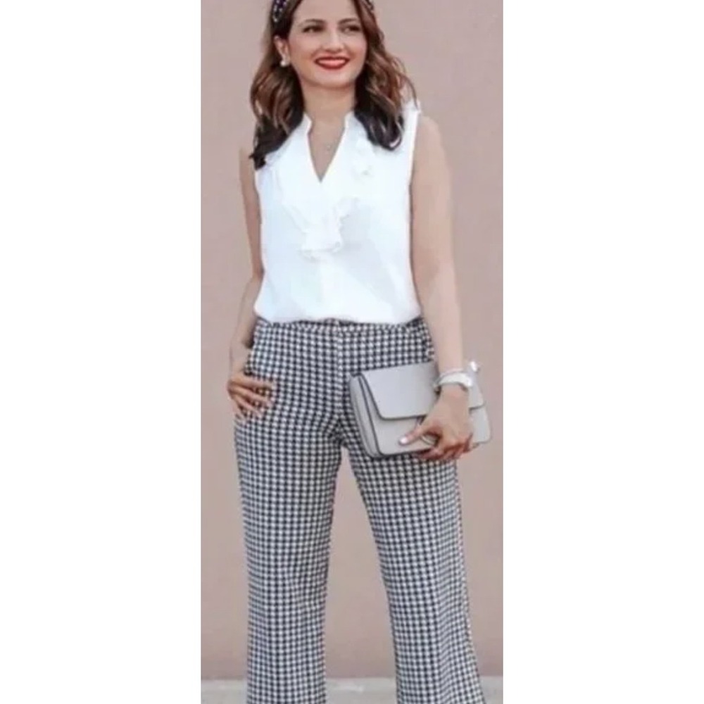 Cabi White Ruffle V-Neck Sleeveless Blouse Top Style 3979 Large L